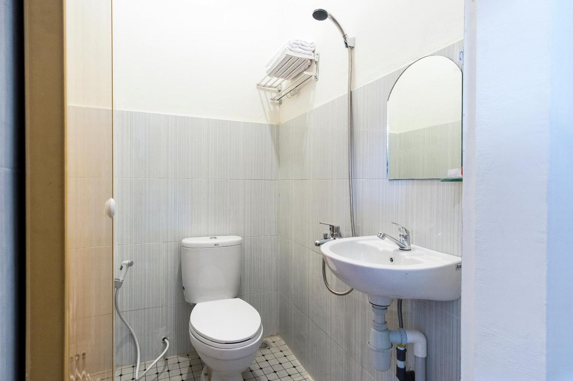 Super Oyo Capital O 873 Kamani Homestay Syariah Medan Exterior photo